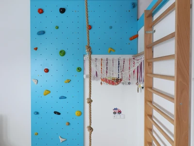 Dětský pokoj s lezeckou stěnou